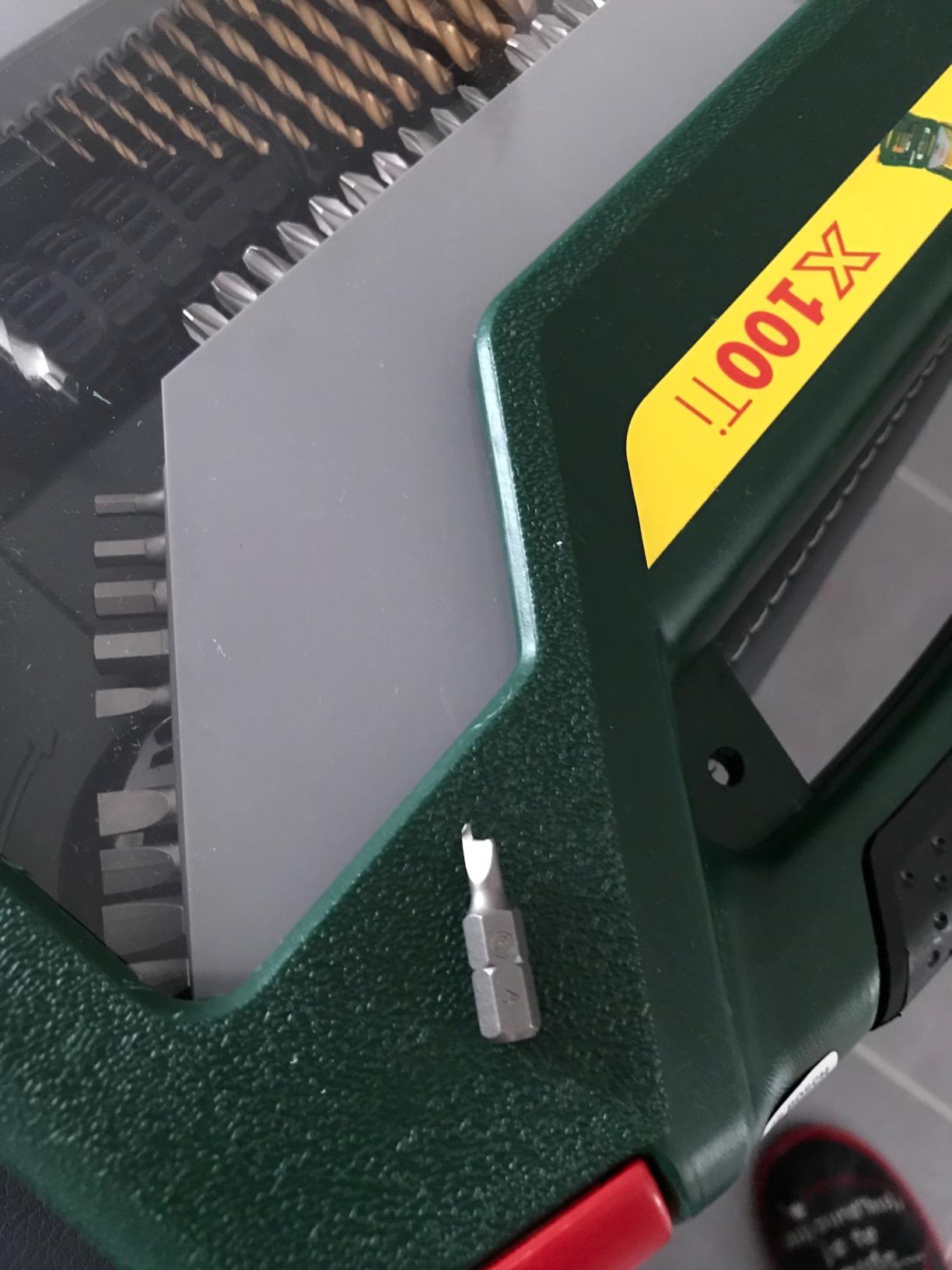 Bosch X-Line coffret 100 pièces titane bois pierre métal