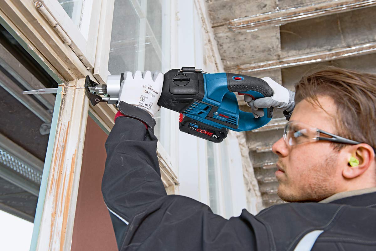 Bosch GSA 18V-32 scie sabre sans-fil coffret coupe 230 mm