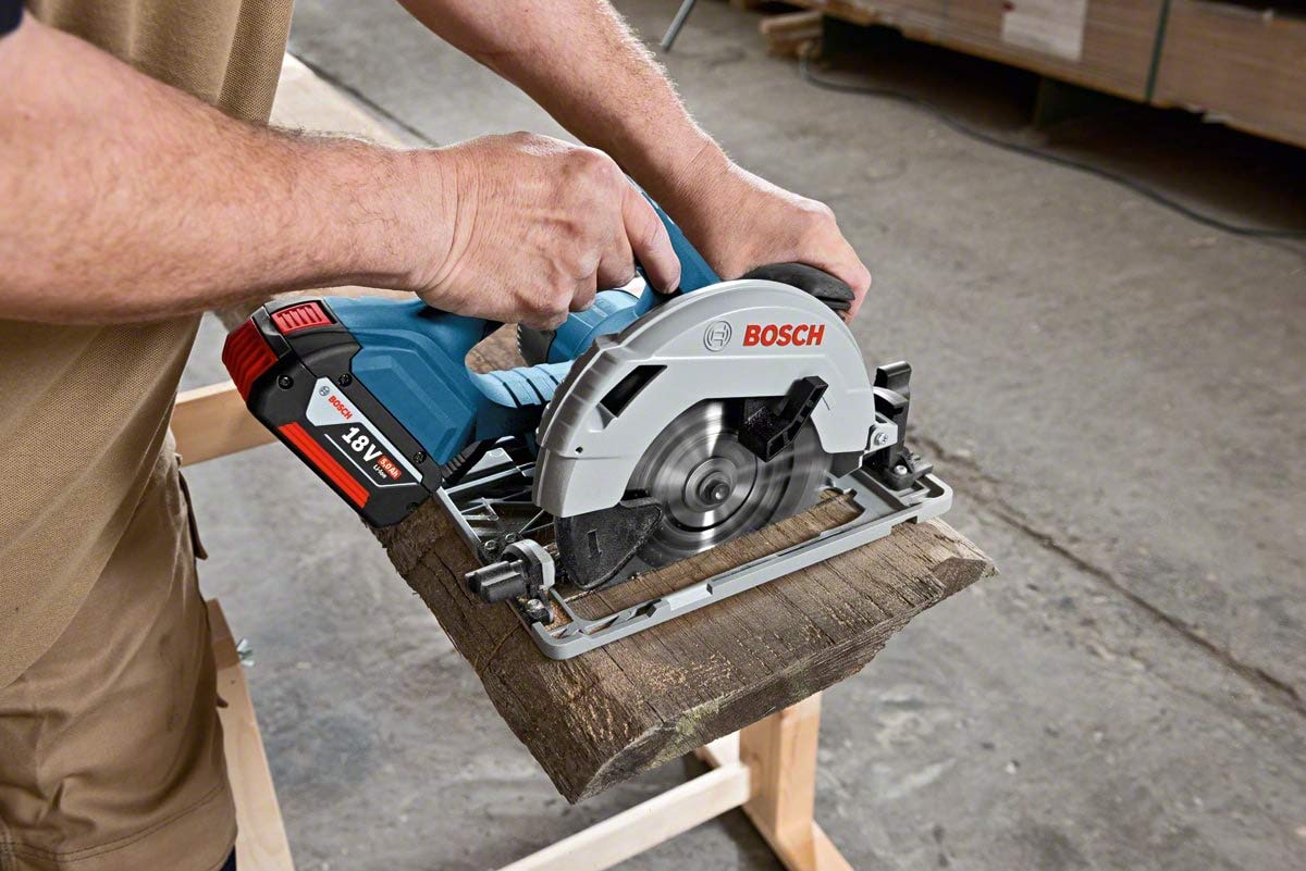 Bosch GKS 18V-57G scie circulaire 165 mm 18V 2x5,0 Ah