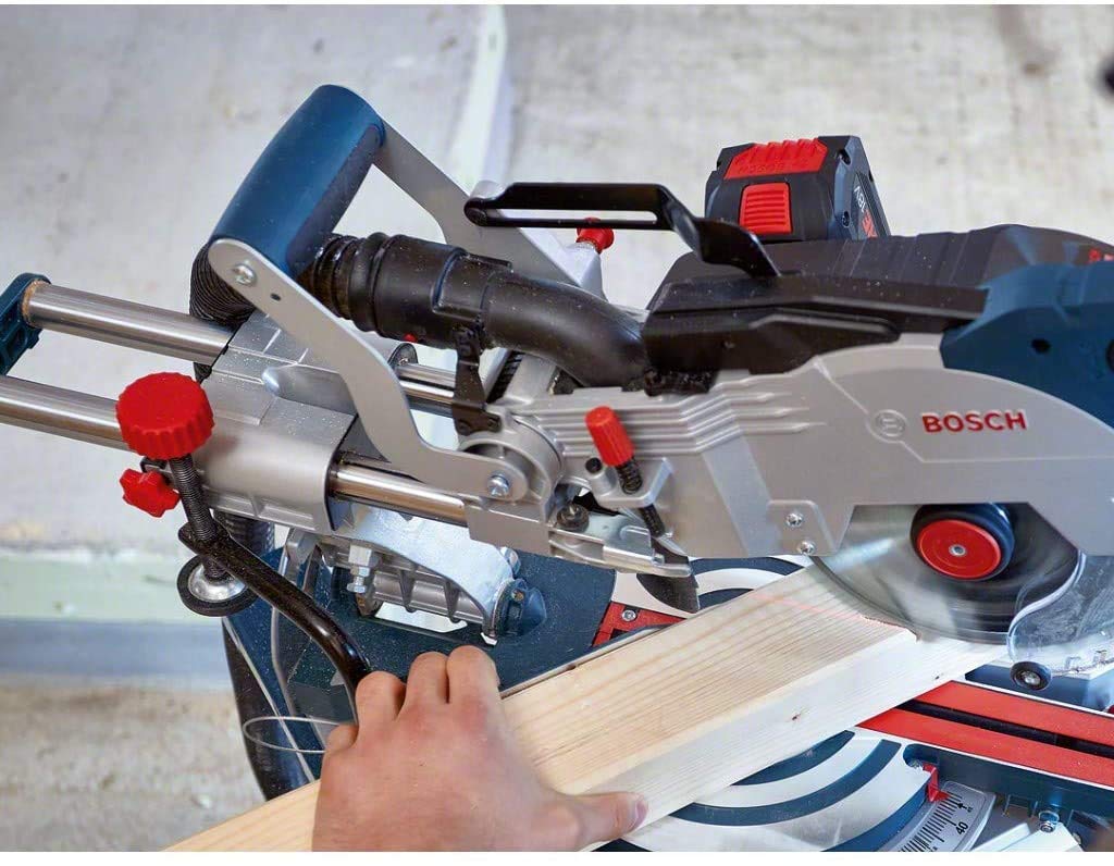 Bosch GCM 18V-216 scie à onglets radiale 216 mm solo