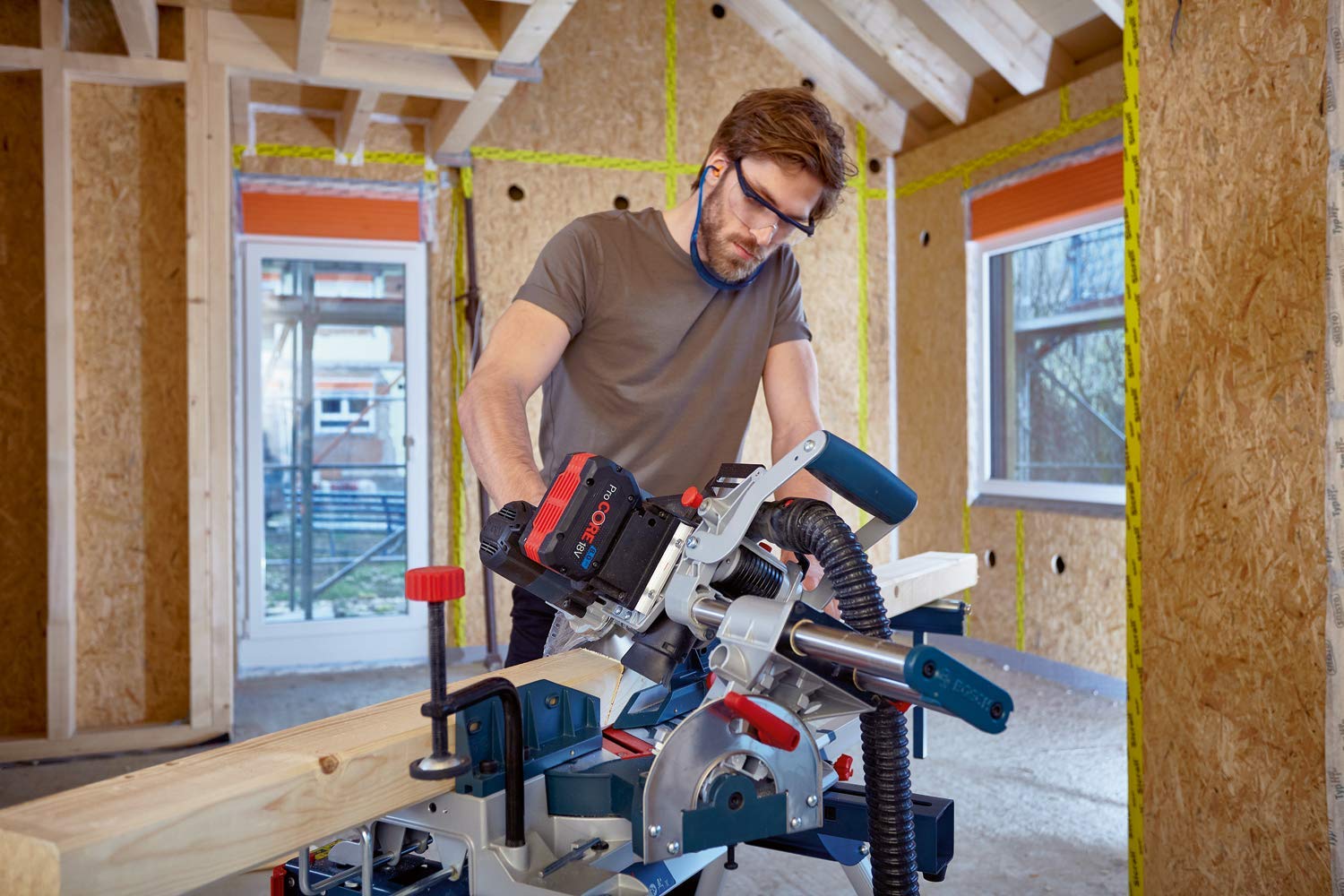 Bosch GCM 18V-216 scie à onglets 2x ProCORE 8.0Ah
