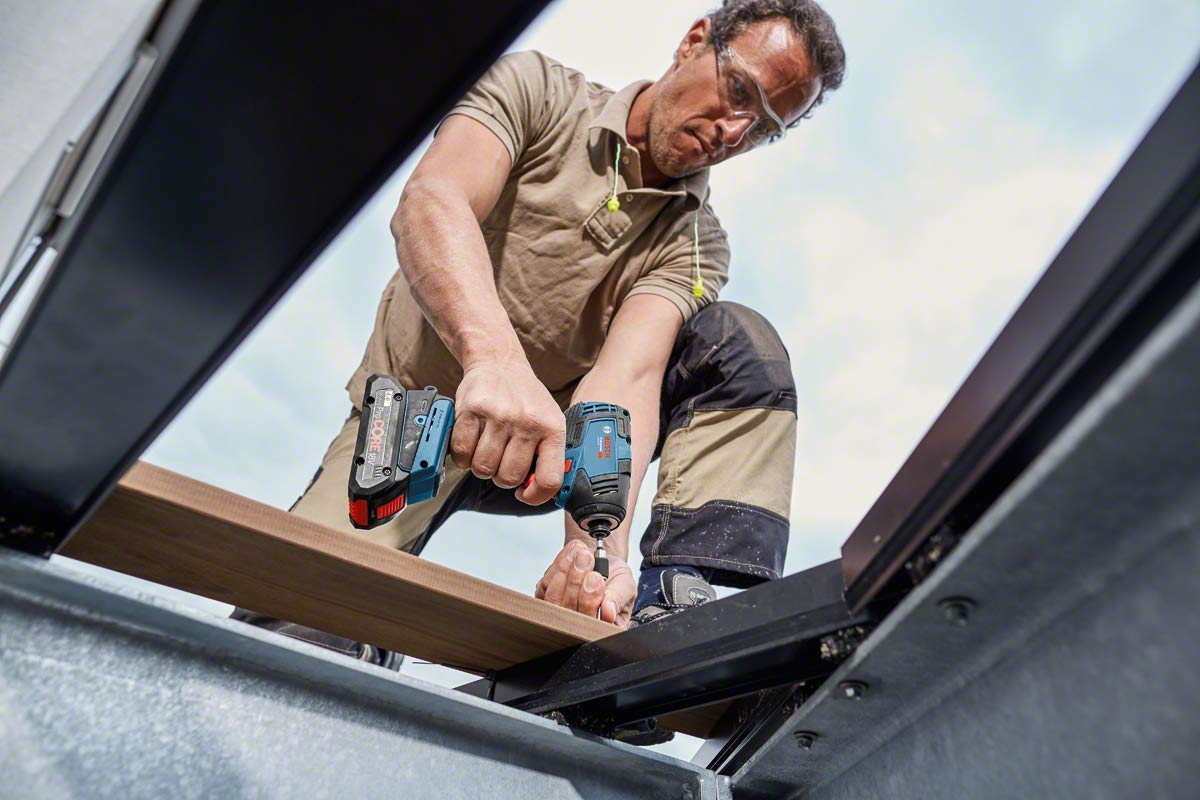 Bosch GDR 18V-200 C visseuse à chocs 18V 200 Nm solo L-BOXX