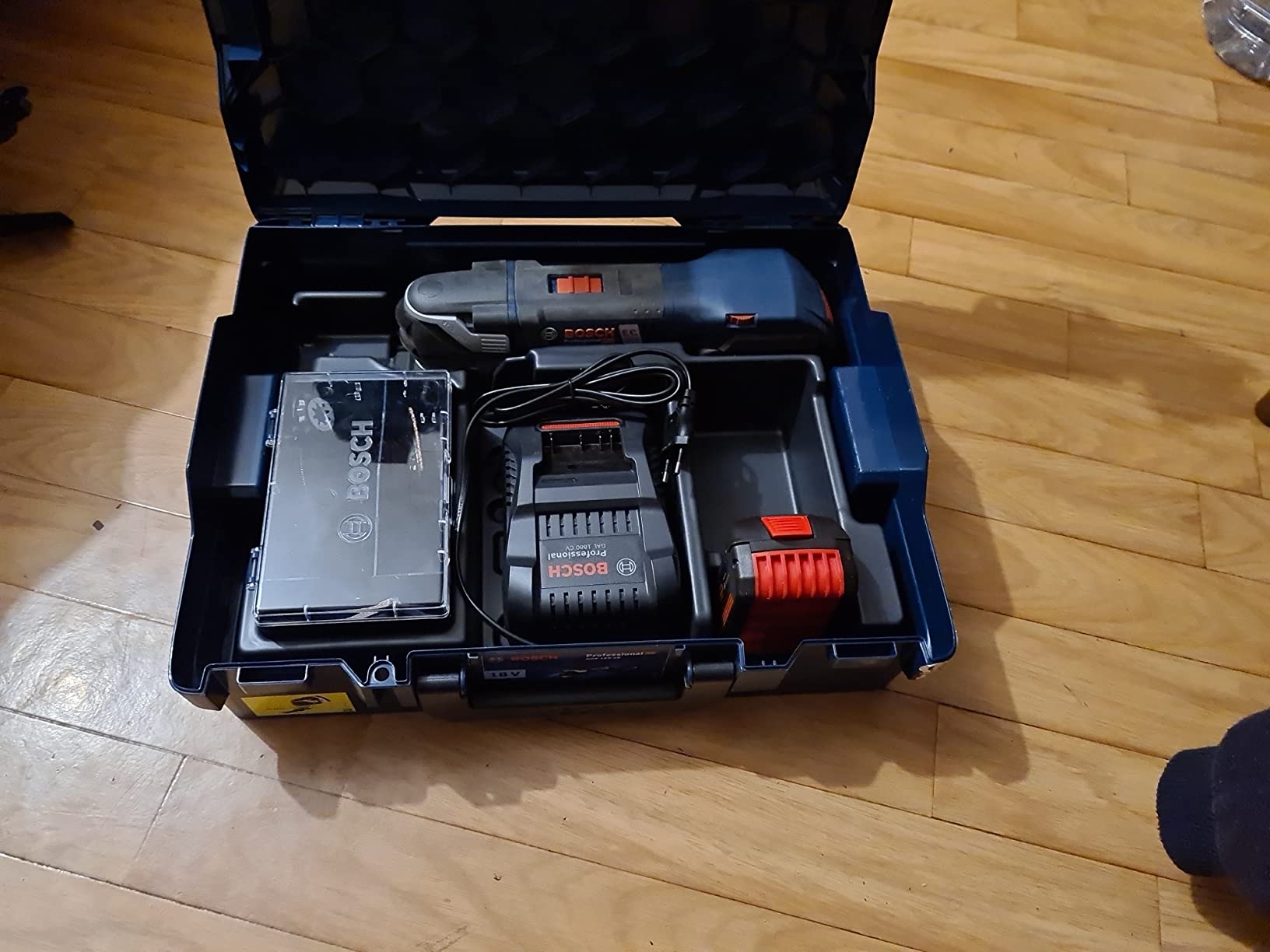 Bosch GOP 18V-28 découpeur-ponceur 18V 2x5,0 Ah+Coffret