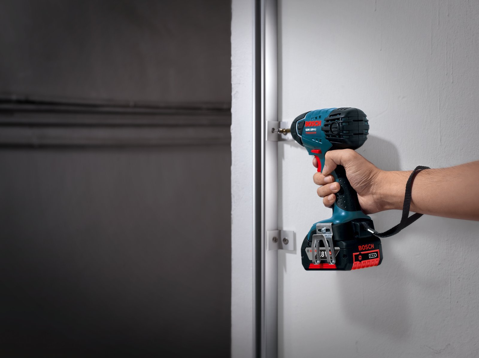 Bosch GDR18V-LI visseuse à chocs 18V coffret 2x4Ah