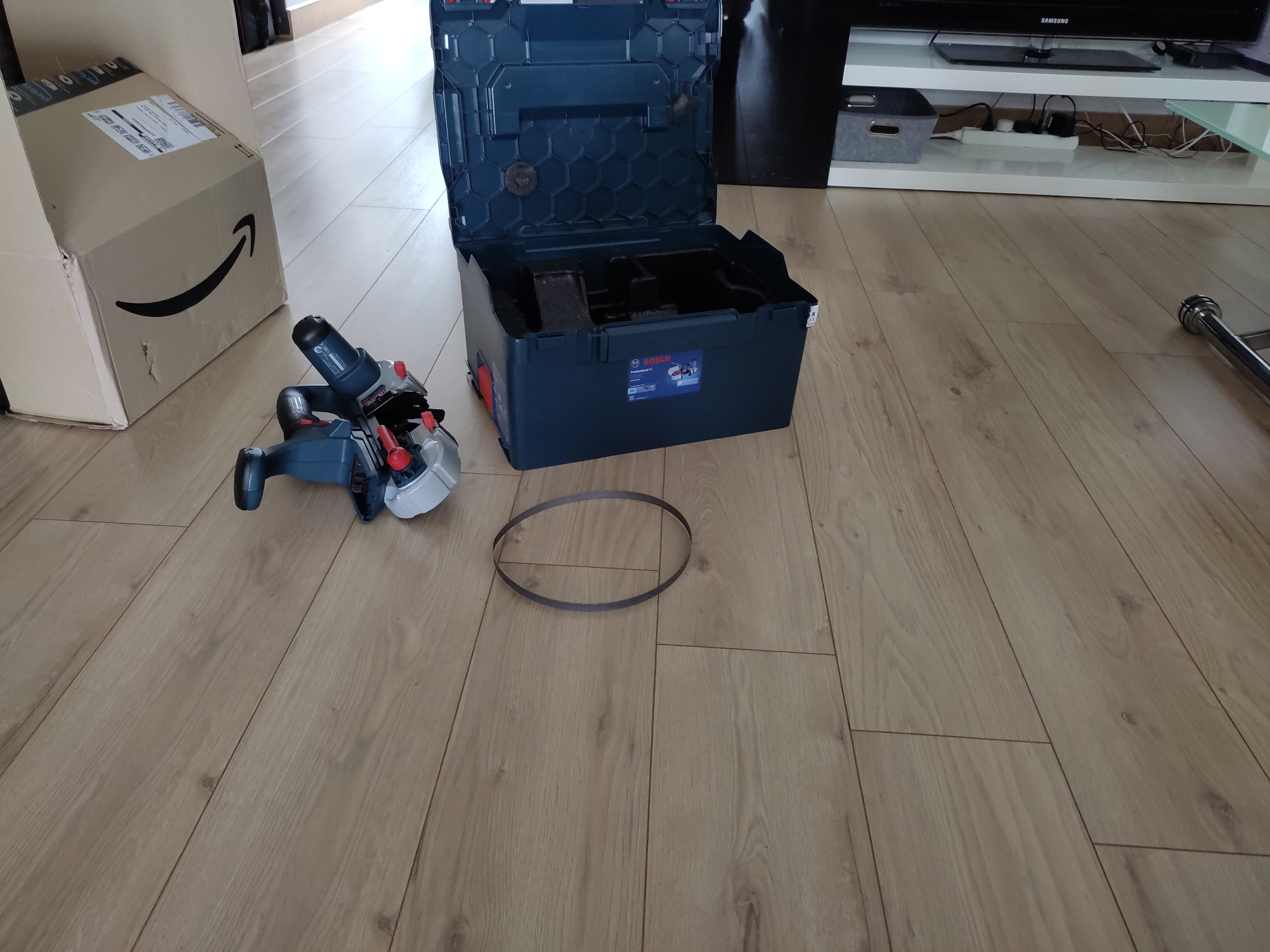 Bosch GCB 18V-63 scie à ruban 18V solo carton métal