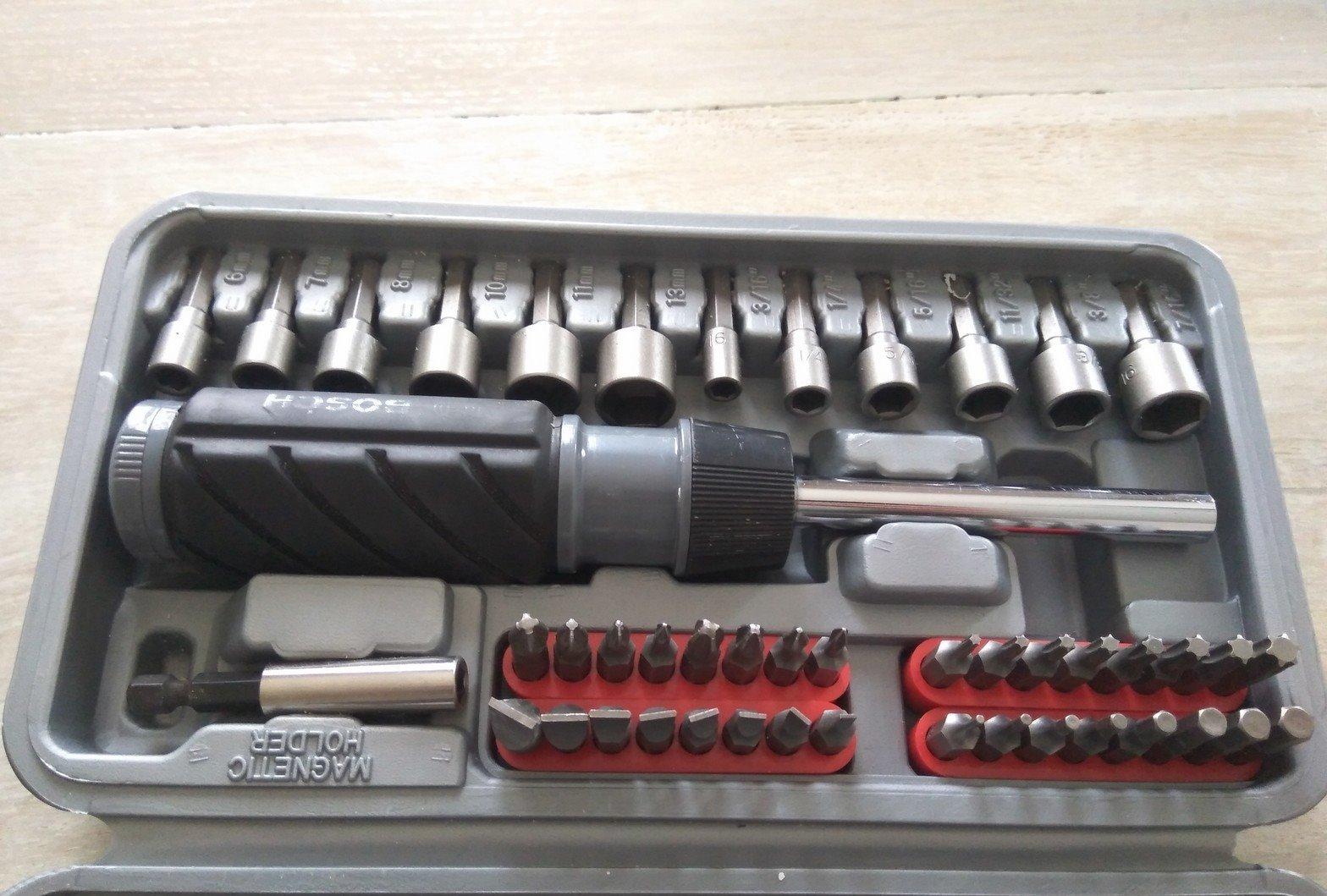 Bosch coffret vissage 46 pièces PH PZ Torx douilles
