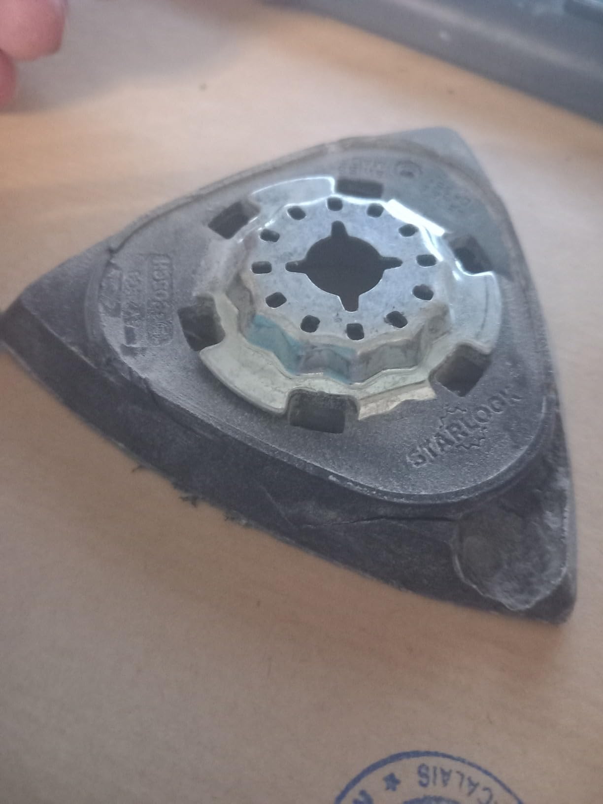 Bosch AVI 93 G plateau ponçage delta 93 mm velcro
