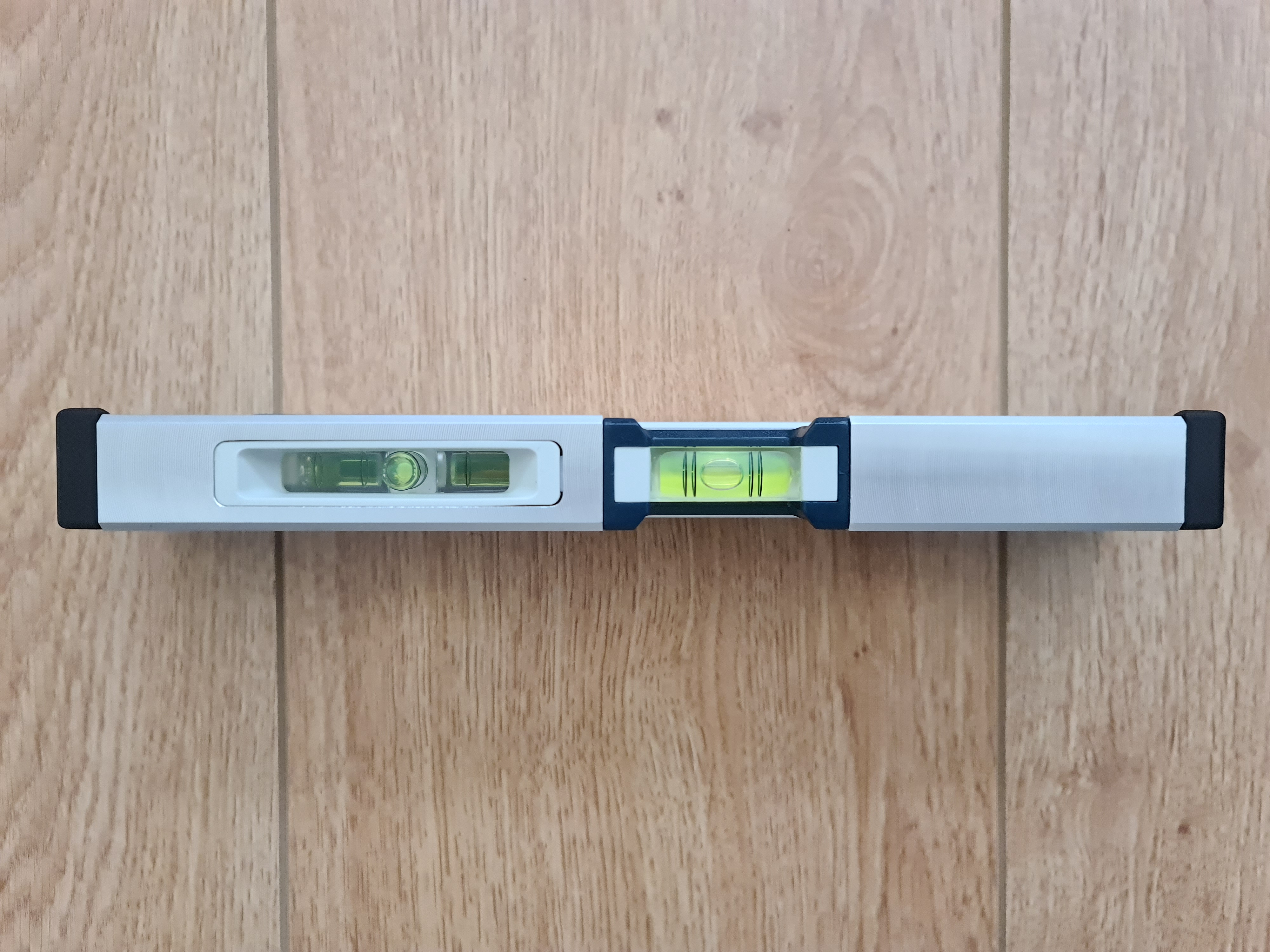 Bosch niveau à bulle aimanté 25 cm aluminium compact