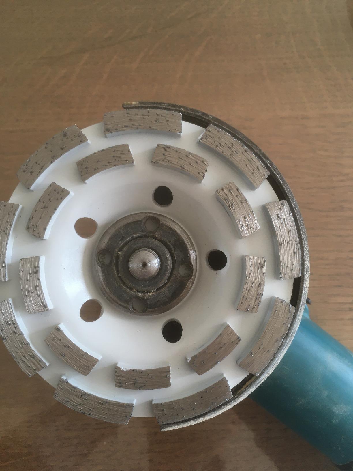 Bosch Meule assiette diamant béton 125 mm