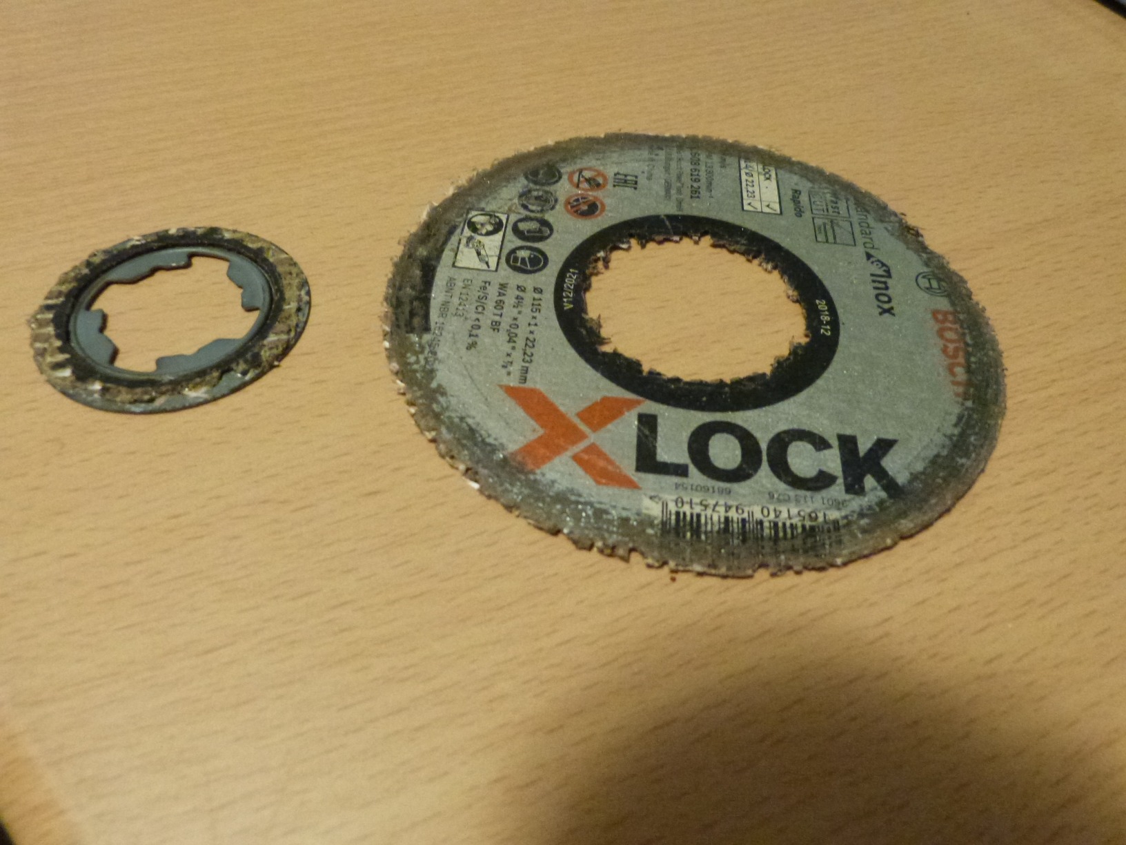 Bosch Standard Inox disque à tronçonner 115 mm X-LOCK