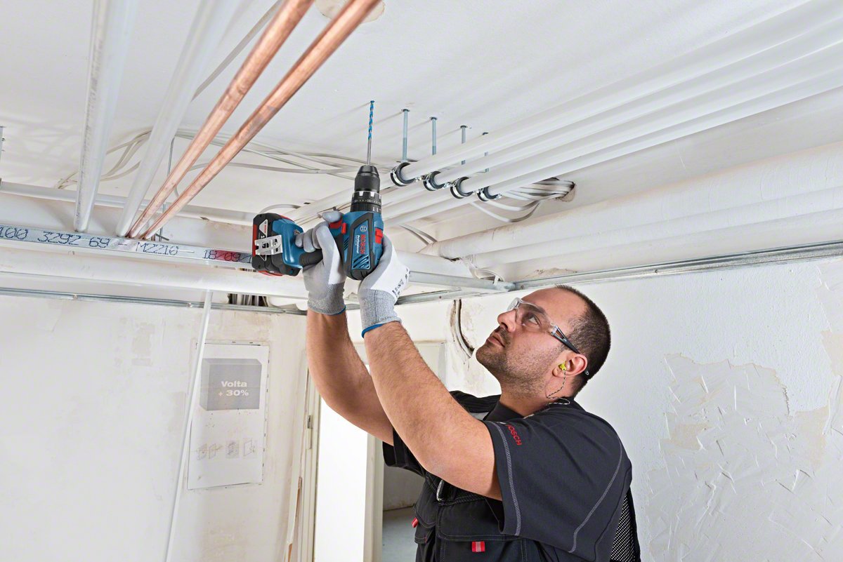 Bosch GSB 18V-28 Perceuse percussion 18V 2x2Ah