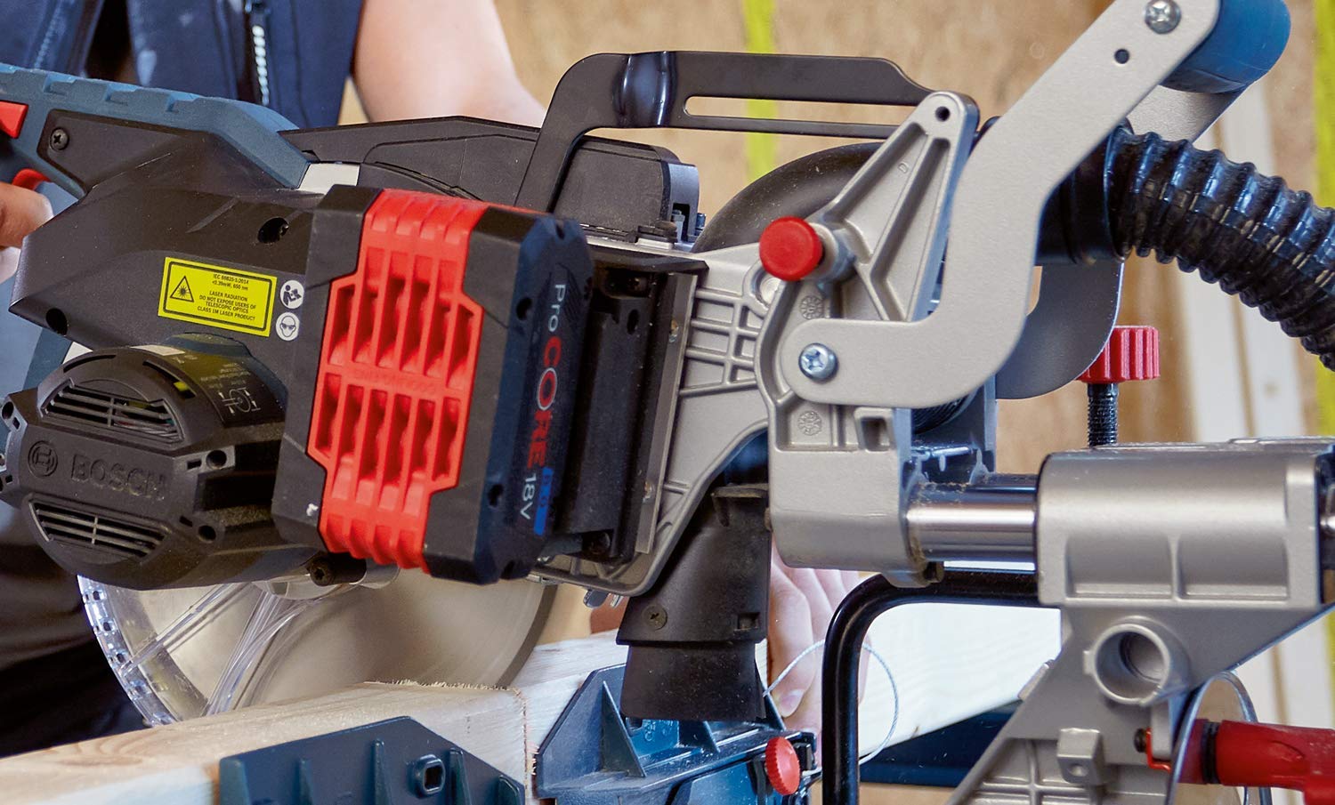 Bosch GCM 18V-216 scie à onglets 2x ProCORE 8.0Ah