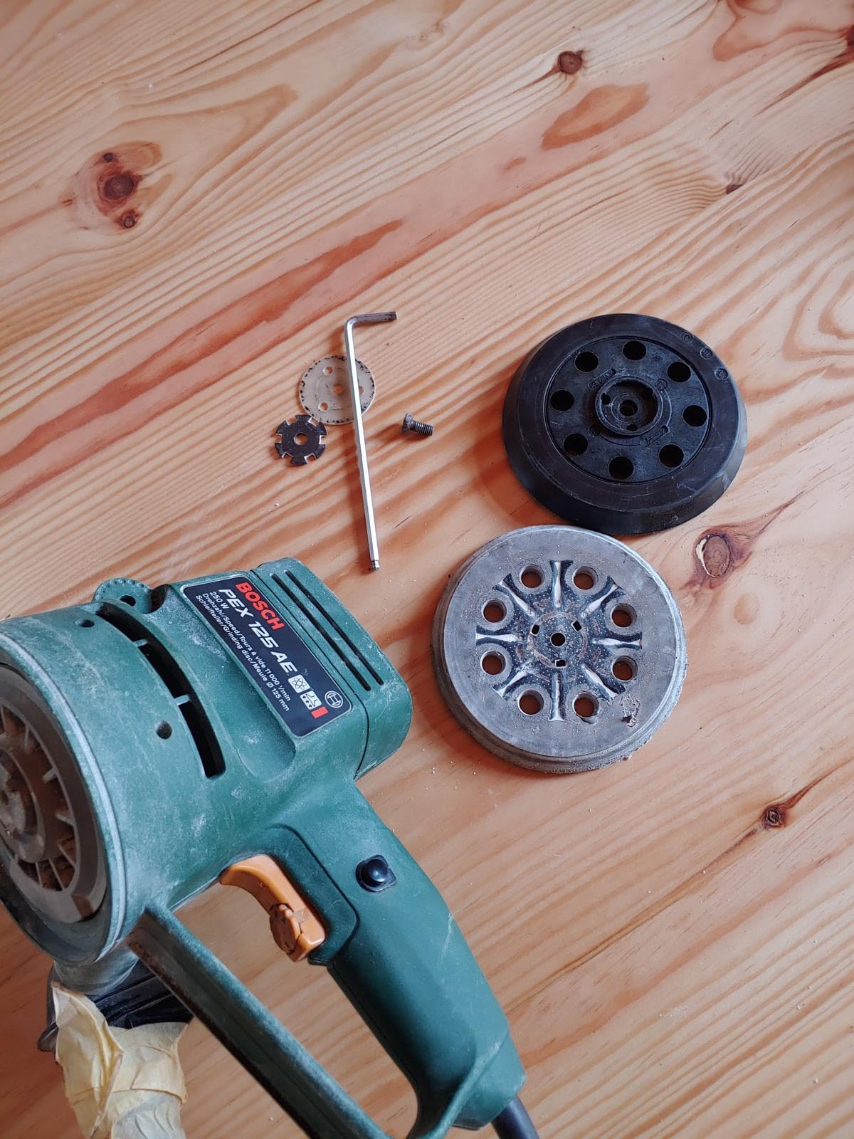 Bosch Abrasifs plateau de ponçage 125mm mi-dur