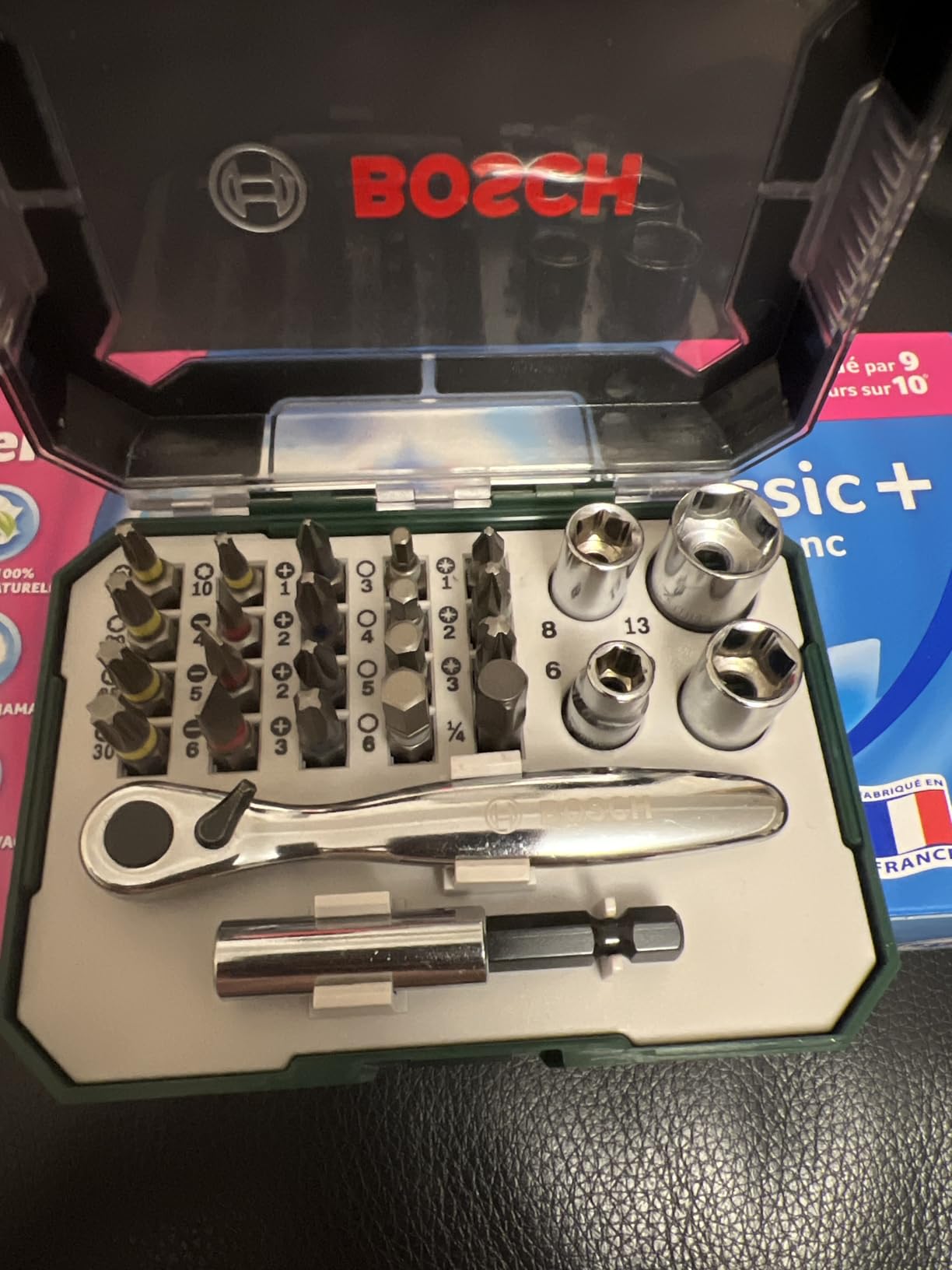 Bosch Jeu 26 embouts tournevis extra dur + cliquet
