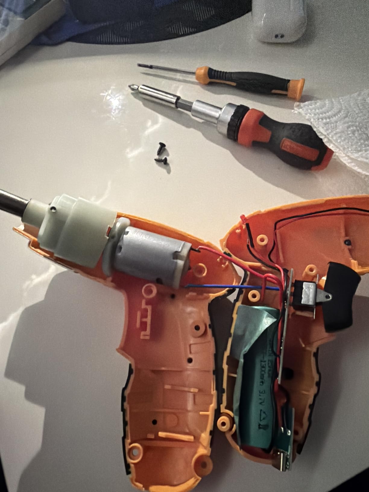 Hi-Spec Drill Drivers Perceuse 18V jaune coffret 30 pièces