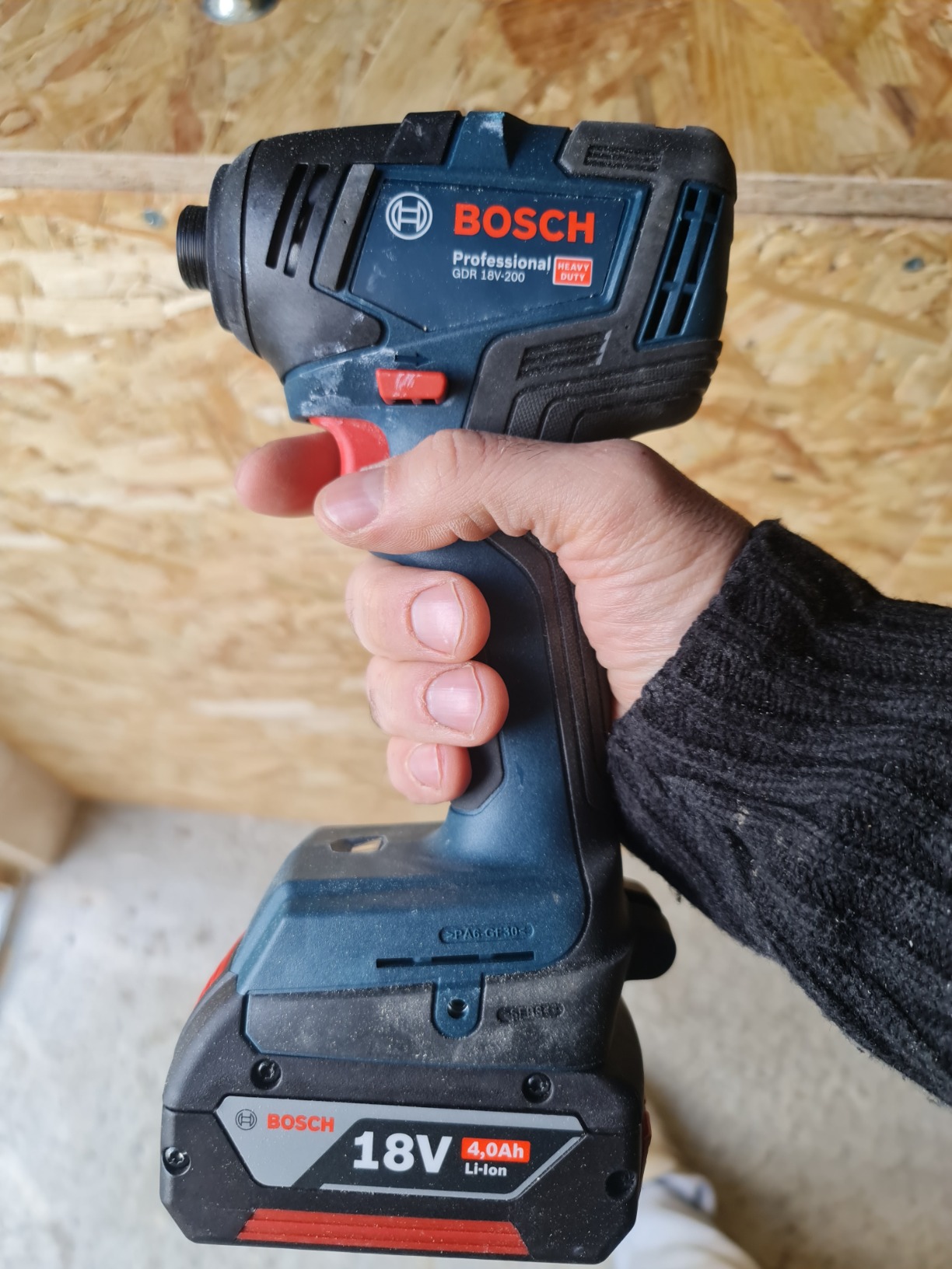 Bosch GDR GSB 18V set visseuses 200+55 Nm 2x4Ah