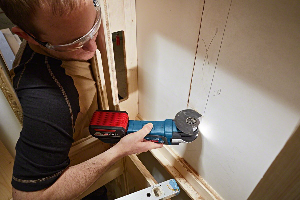 Bosch GOP 18V-28 découpeur-ponceur 18V 2x5,0 Ah+Coffret
