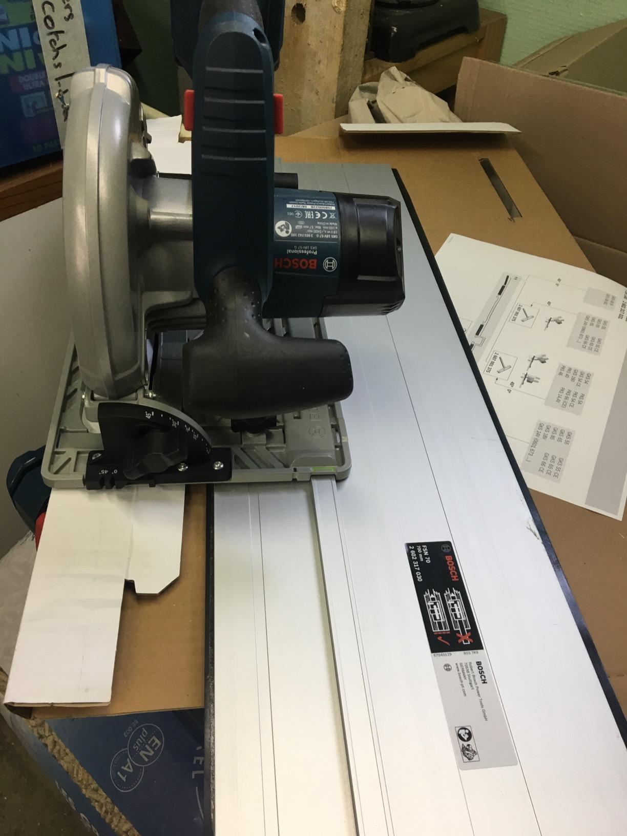 Bosch FSN 140 rail de guidage 140 cm pour scie circulaire
