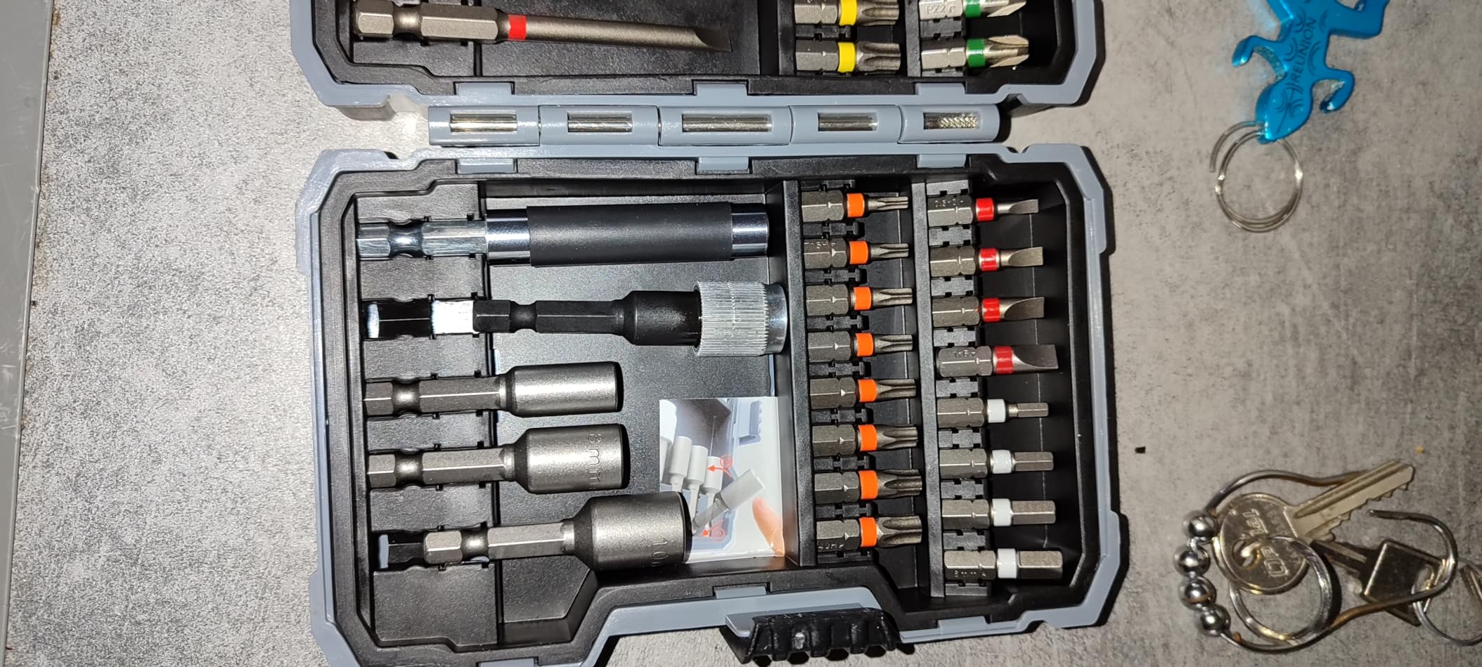 Bosch coffret embouts douilles 43 pièces acier S2 PH PZ Torx
