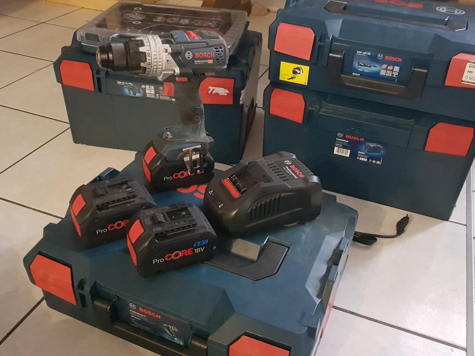 Bosch ProCORE18V set 2 batteries 8.0Ah + GAL 1880 CV
