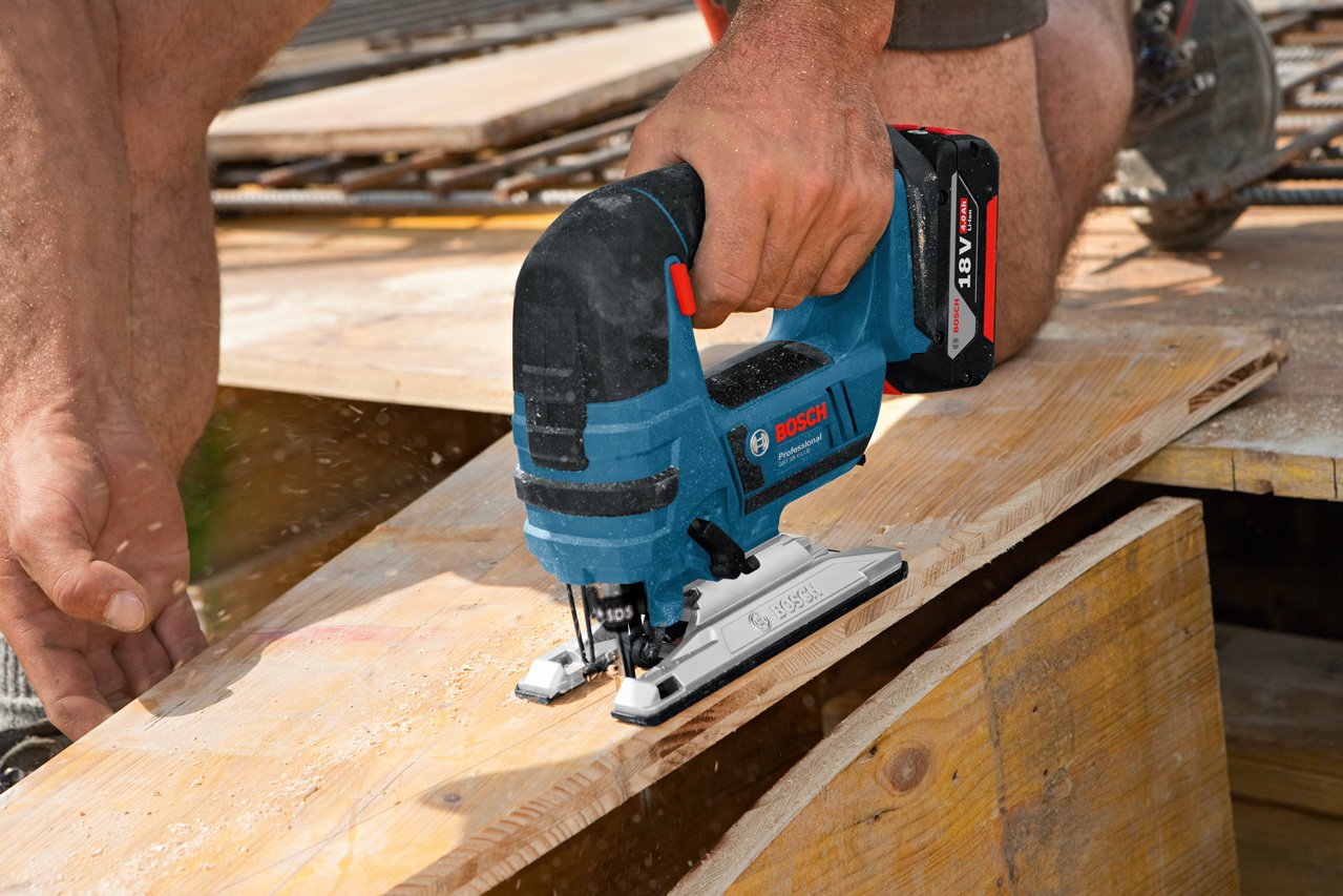 Bosch Scies scie sauteuse GST 18 V-Li B sans fil compacte