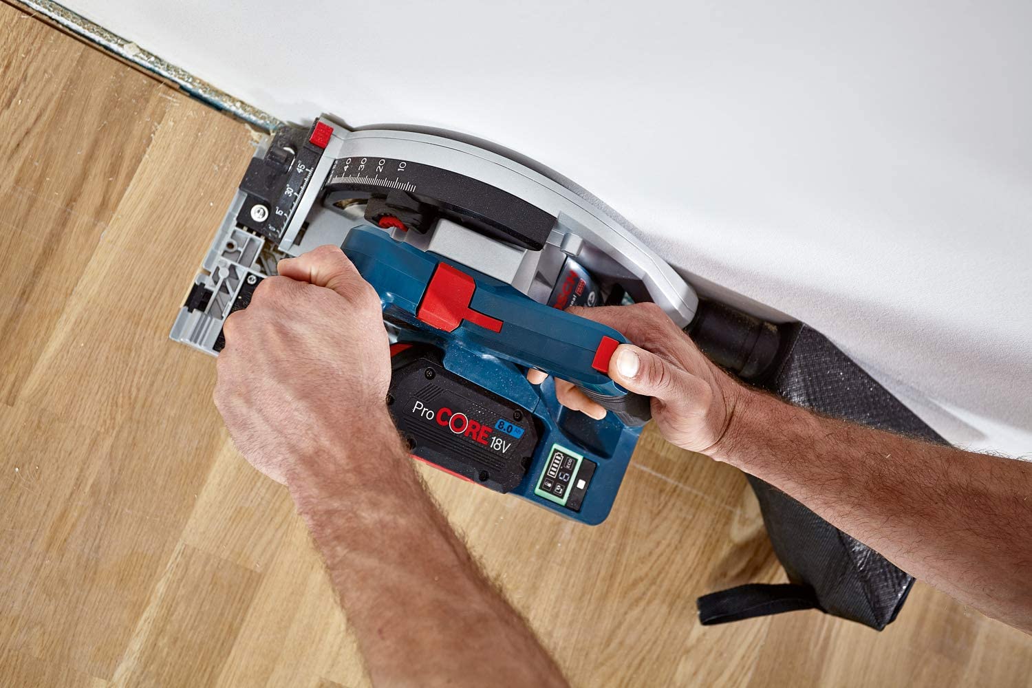 Bosch GKT 18V-52 GC scie plongeante sans fil 140 mm