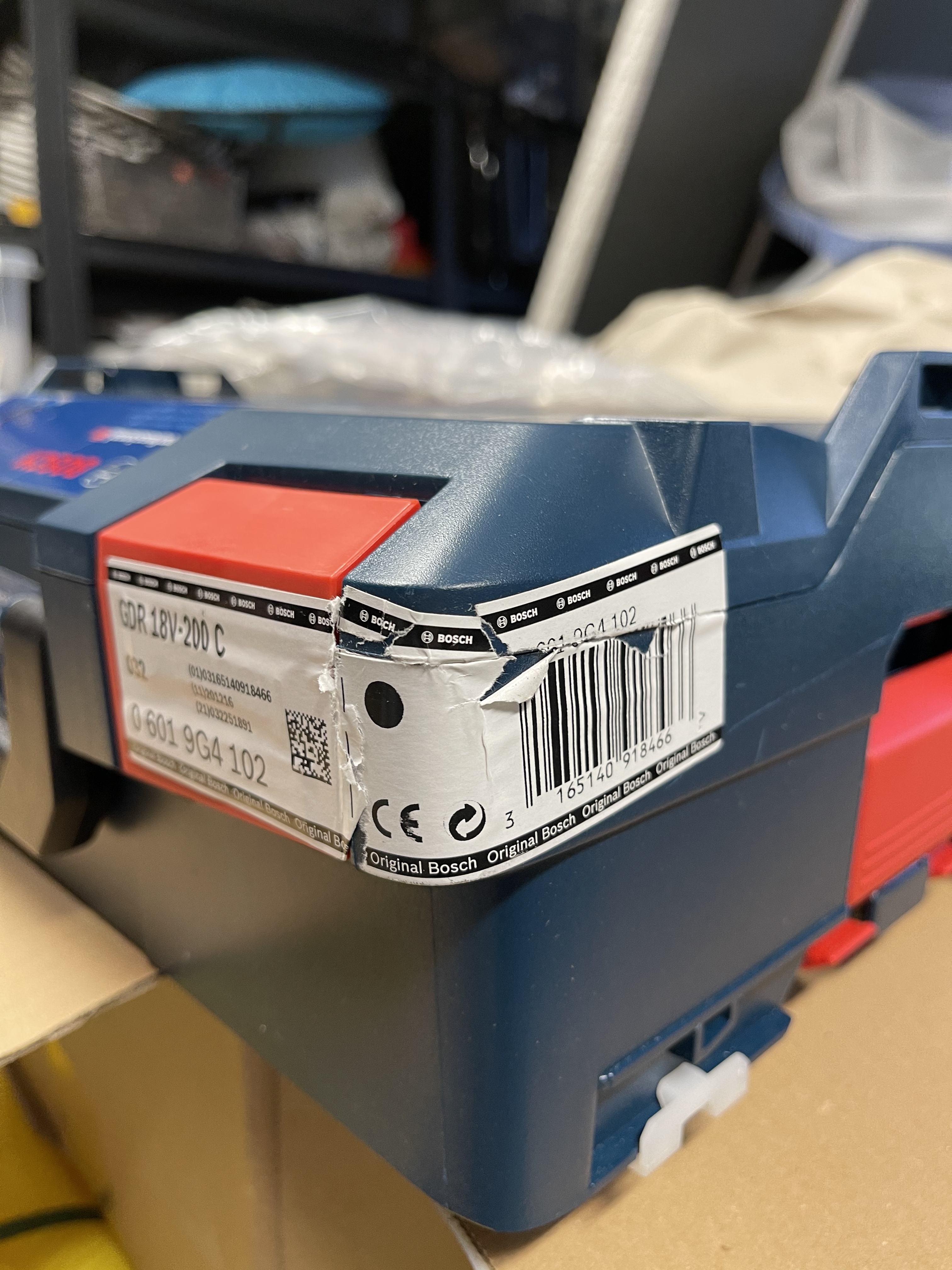 Bosch GDR 18V-200 C Visseuse à Chocs 18V Solo L-BOXX