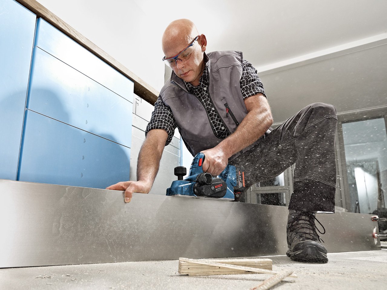 Bosch GHO 18V-Li Rabot sans fil 18V fer carbure
