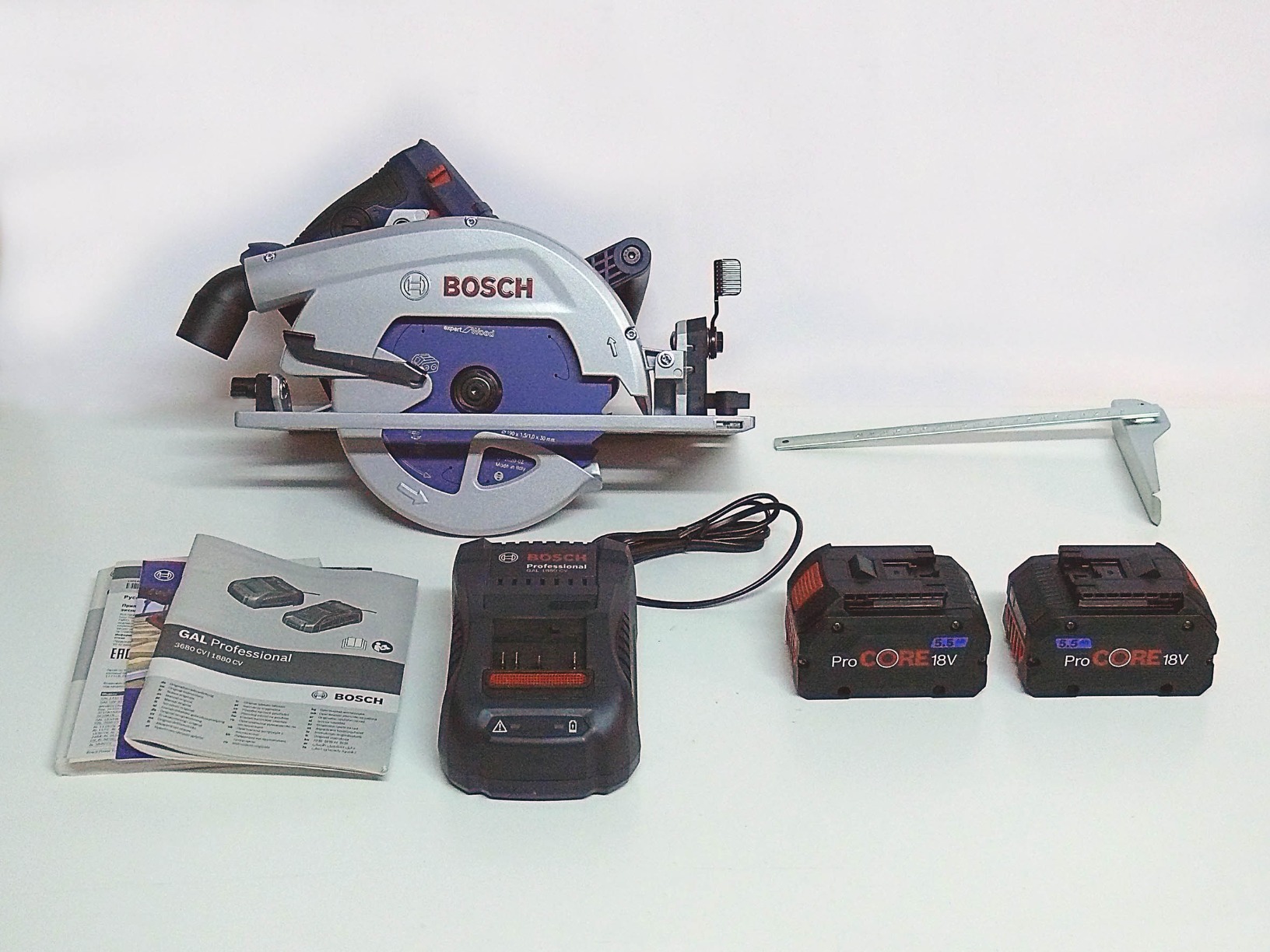 Bosch BITURBO GKS 18V-68 GC scie circulaire 2x5,5 Ah rail
