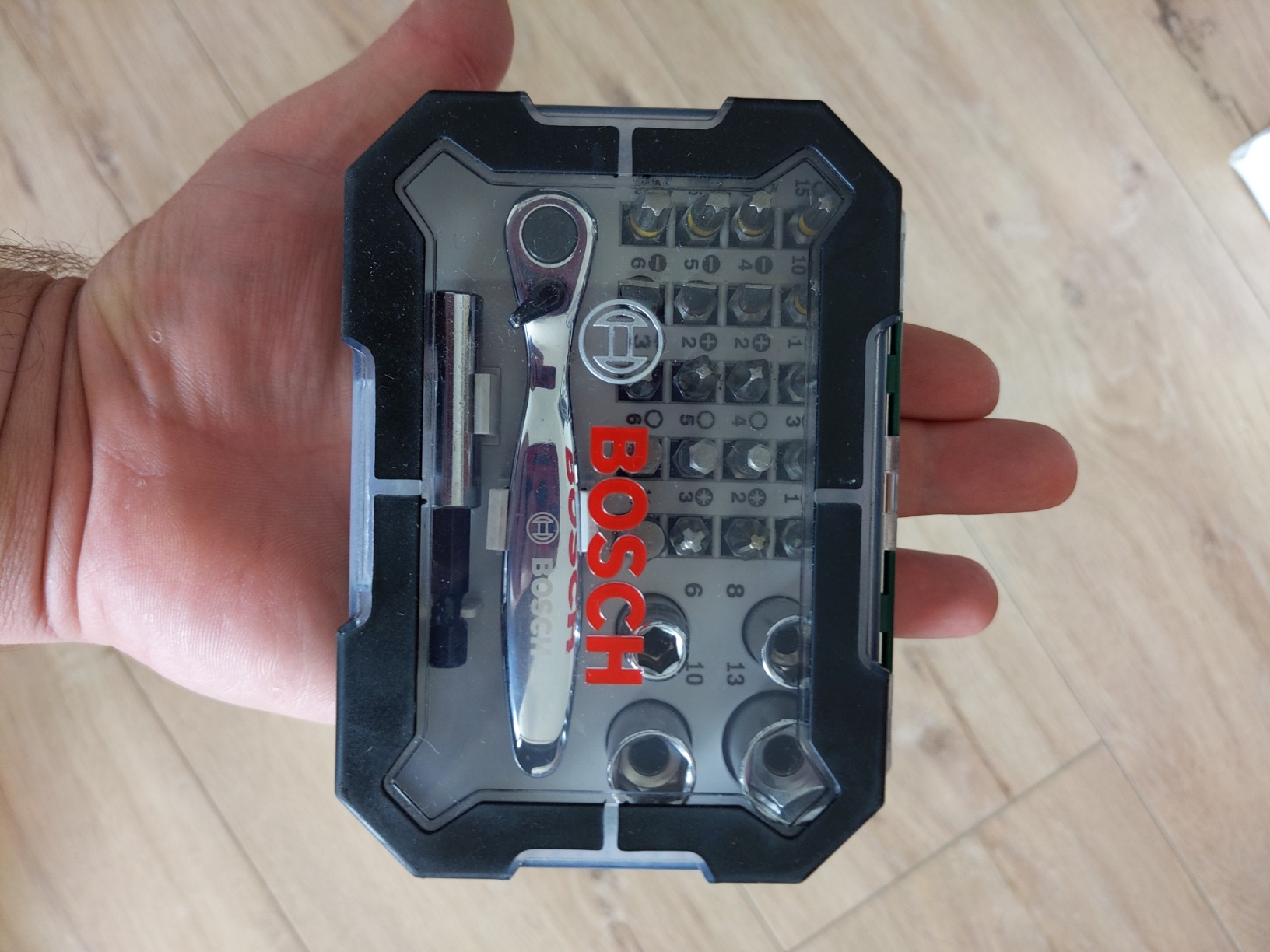 Bosch Jeu 26 embouts tournevis extra dur + cliquet