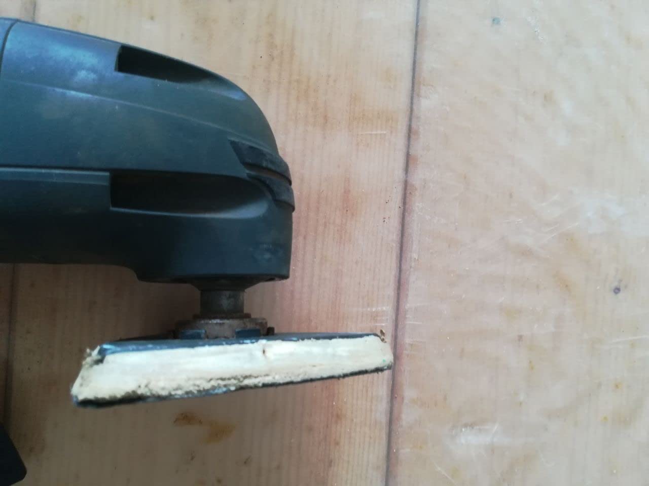 Bosch AVI 93 G plateau ponçage delta 93 mm velcro
