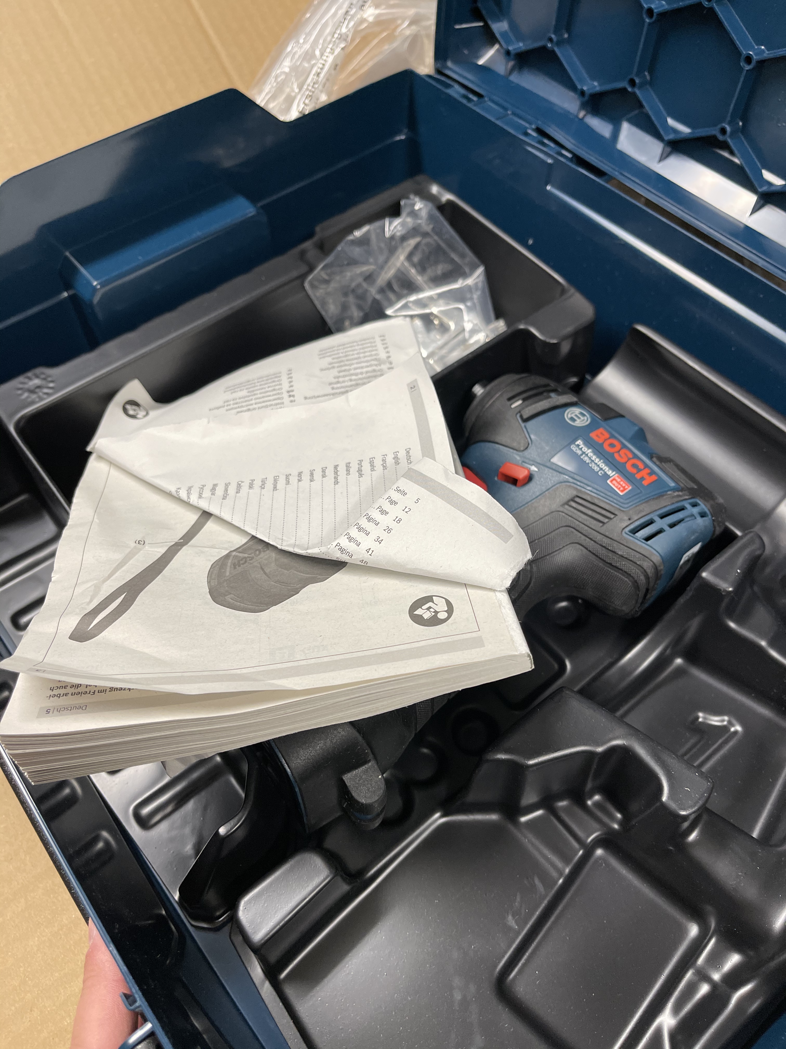 Bosch GDR 18V-200 C Visseuse à Chocs 18V Solo L-BOXX