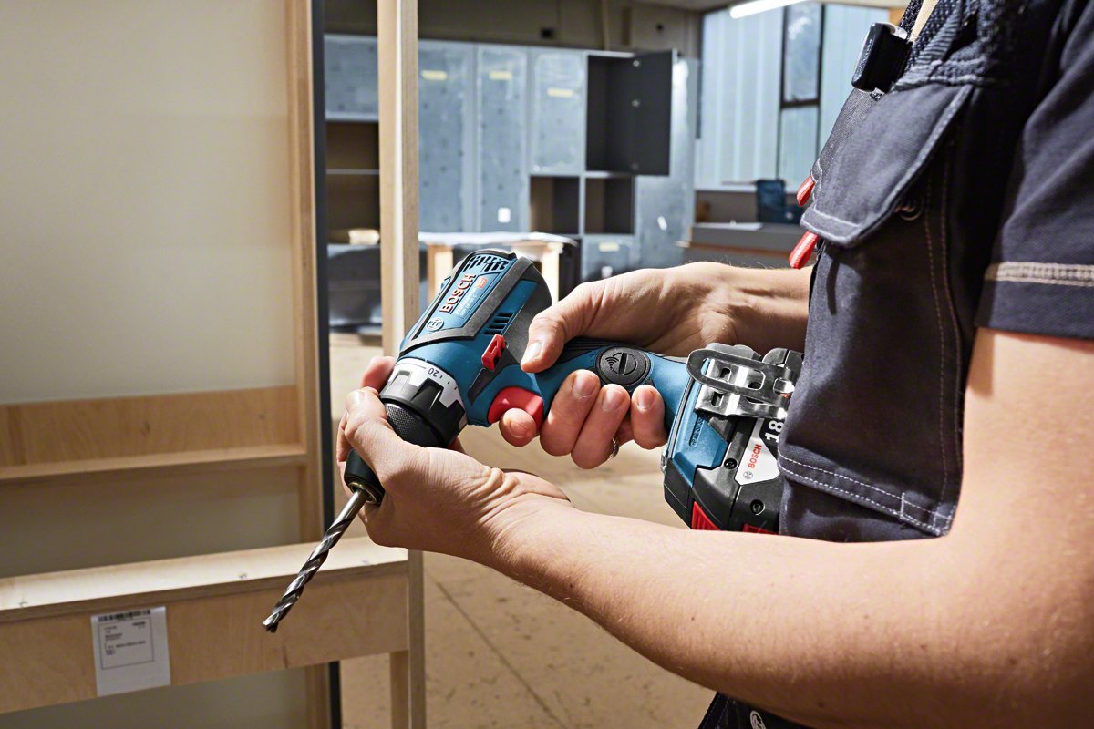 Bosch GSR 18V-60 C perceuse-visseuse 18V 2x4Ah